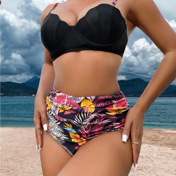 SHEIN Size M Swim suit. New never worn. - Picture 3 of 4